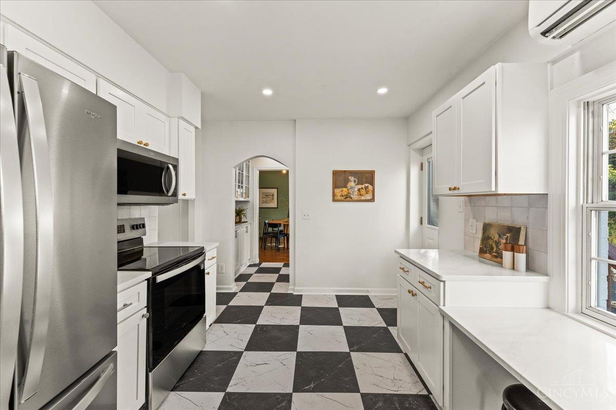6525 Ridge Avenue Cincinnati, OH 45213 - Photo 11 of 50 Gallery Image 11