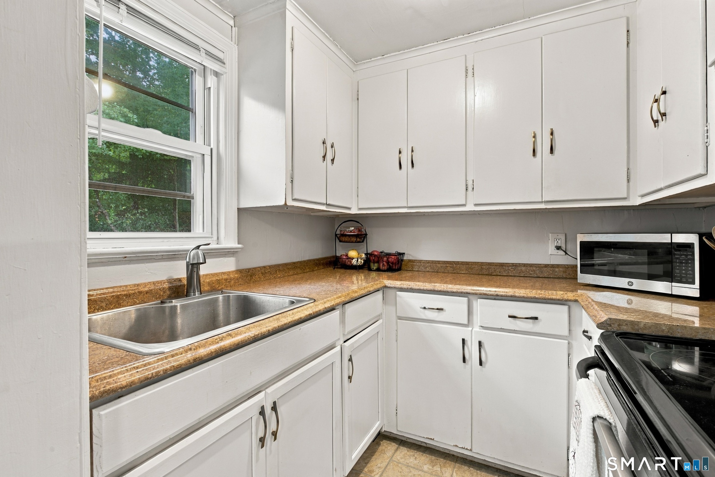 54 Silver Hill Road Ansonia, CT 06401 - Photo 9 of 36 Gallery Image 9