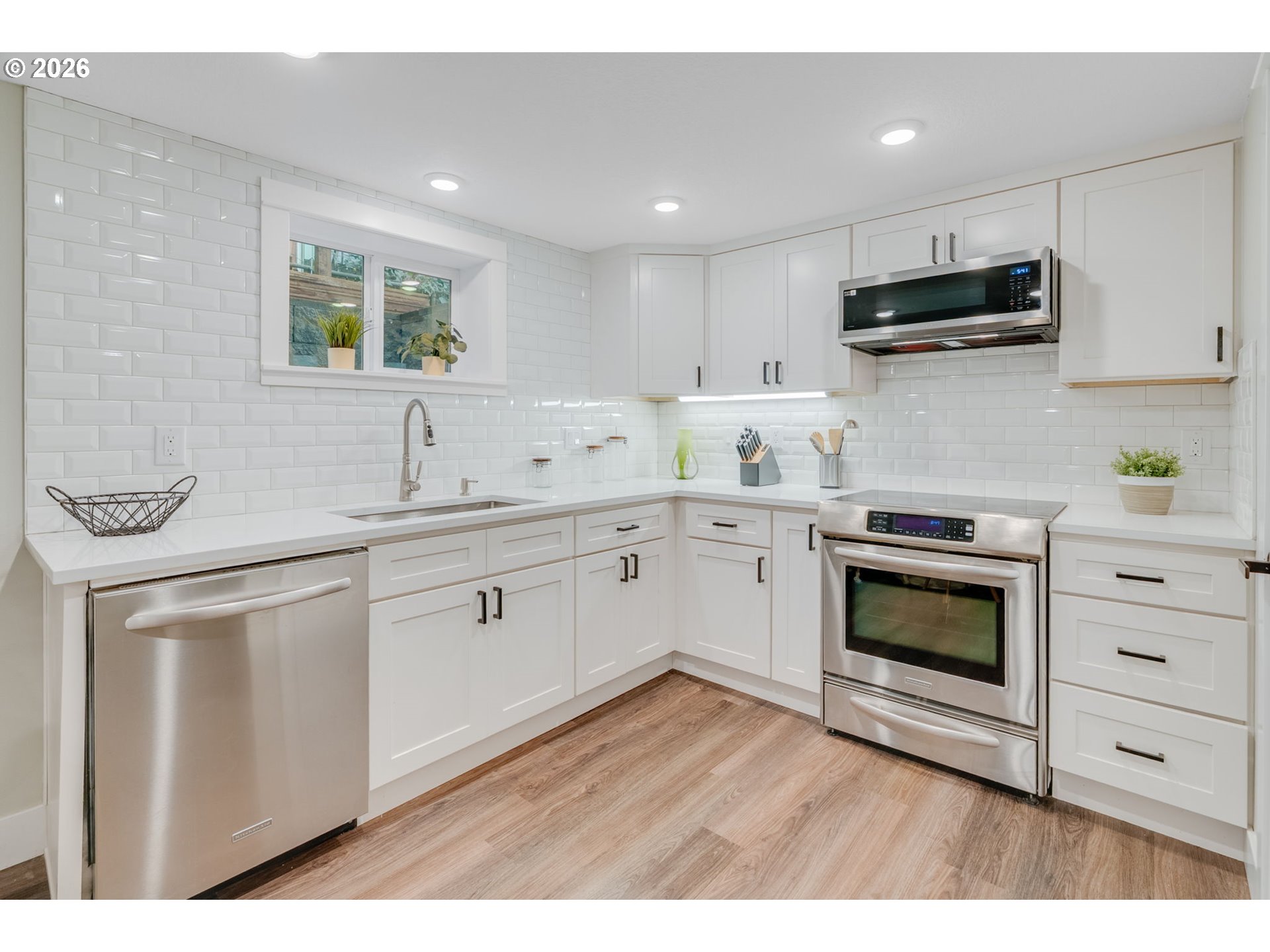 446 Northeast Cook Street Portland, OR 97212 - Photo 27 of 34 Kitchen