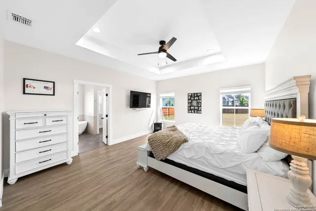 $605,000 | 100 East Magnolia Circle, La Vernia, TX 78121