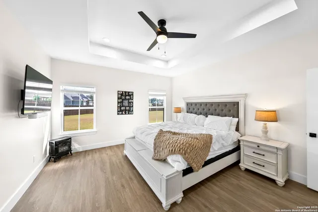 $605,000 | 100 East Magnolia Circle, La Vernia, TX 78121