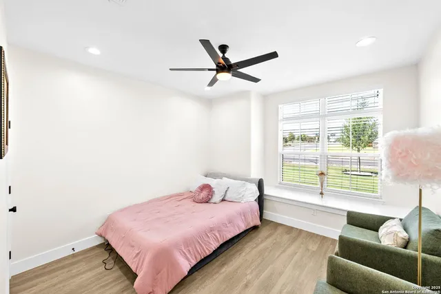 $605,000 | 100 East Magnolia Circle, La Vernia, TX 78121