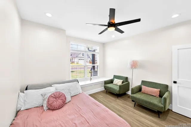 $605,000 | 100 East Magnolia Circle, La Vernia, TX 78121