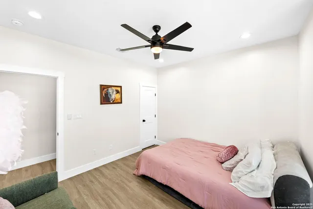 $605,000 | 100 East Magnolia Circle, La Vernia, TX 78121