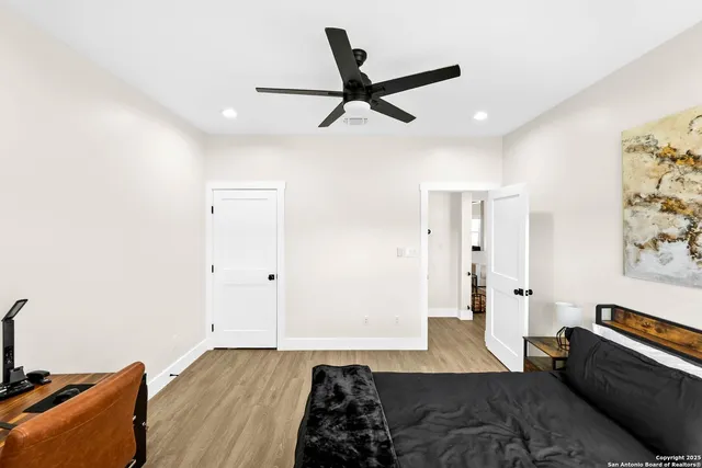 $605,000 | 100 East Magnolia Circle, La Vernia, TX 78121