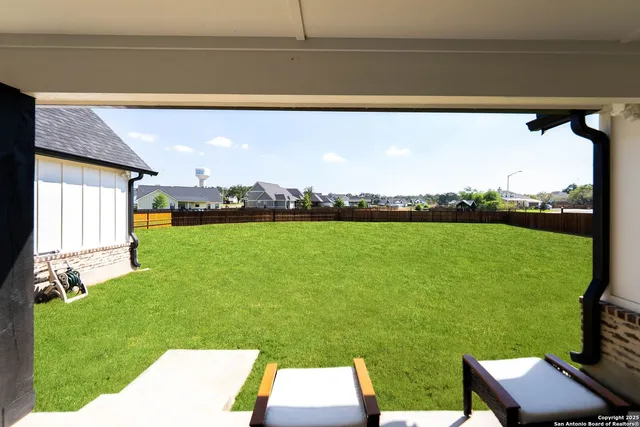 $605,000 | 100 East Magnolia Circle, La Vernia, TX 78121