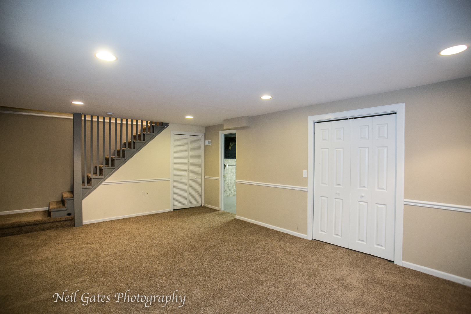 586 Roxbury Drive Naperville, IL 60565 - Photo 31 of 39 a view of an empty room