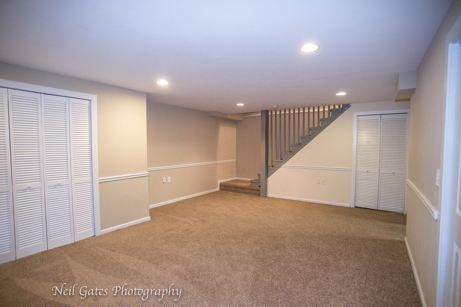 586 Roxbury Drive Naperville, IL 60565 - Photo 32 of 39 a view of an empty room with stairs