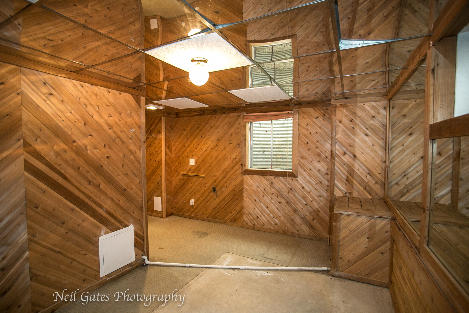 586 Roxbury Drive Naperville, IL 60565 - Photo 34 of 39 a view of an empty room
