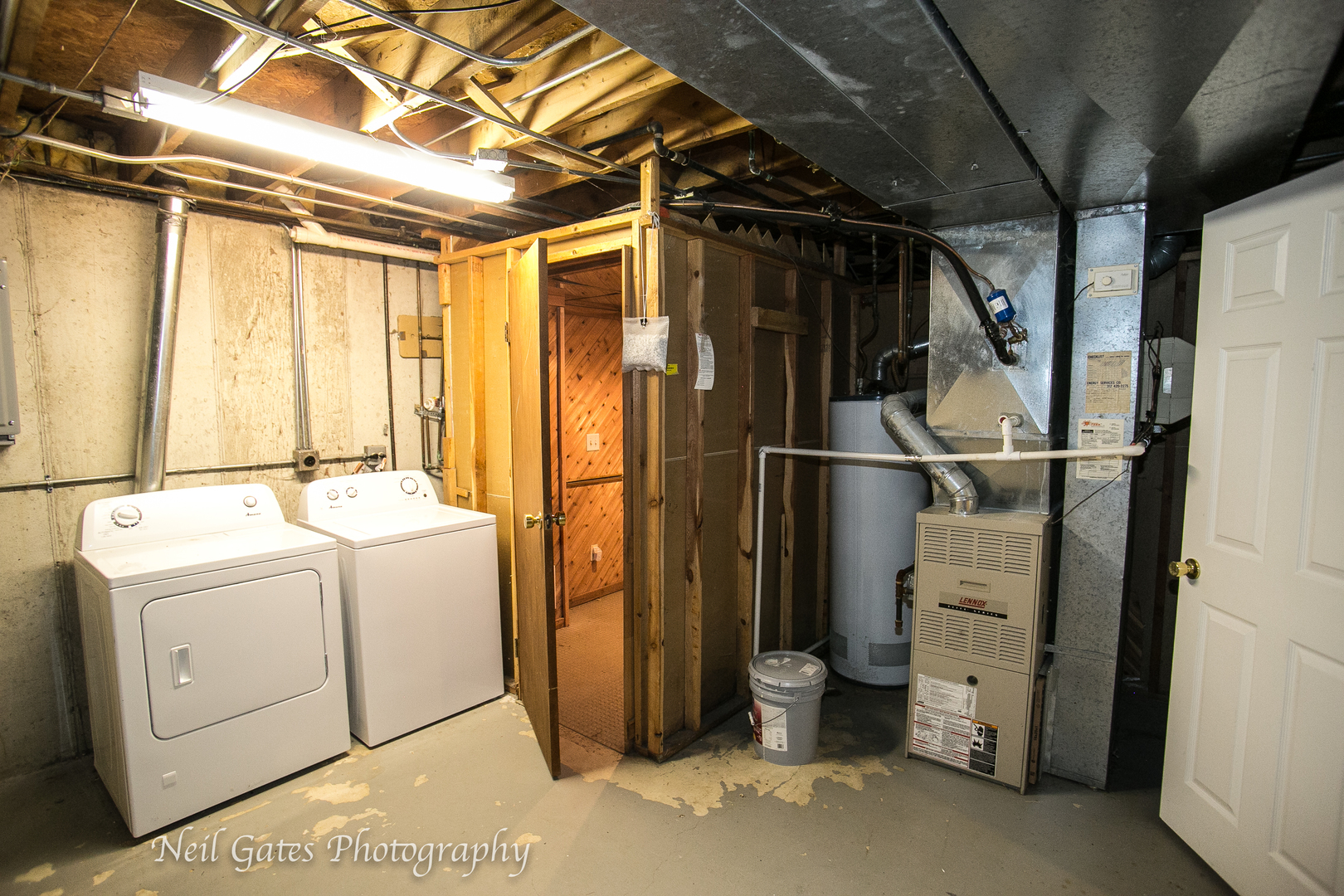 586 Roxbury Drive Naperville, IL 60565 - Photo 36 of 39 a utility room with dryer and washer