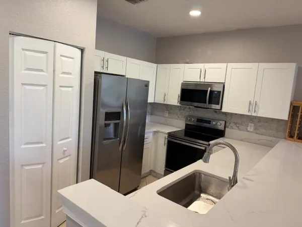 $2,599 | 2024 Freeport Drive, Riviera Beach, FL 33404