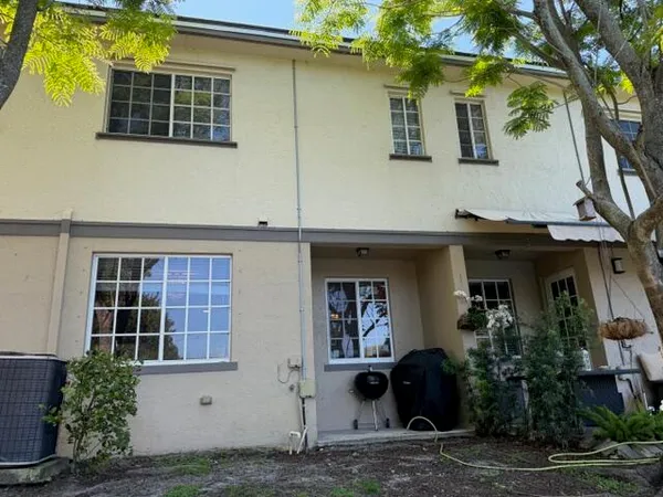 $2,599 | 2024 Freeport Drive, Riviera Beach, FL 33404