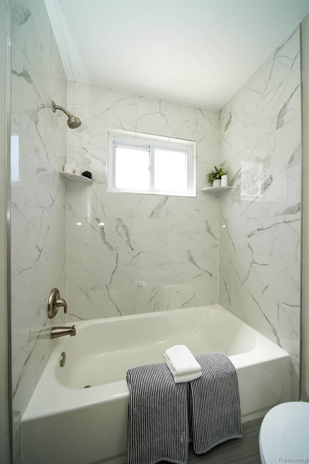 32100 Ruehle Avenue Warren, MI 48093 - Photo 30 of 54 DDS03595.jpg