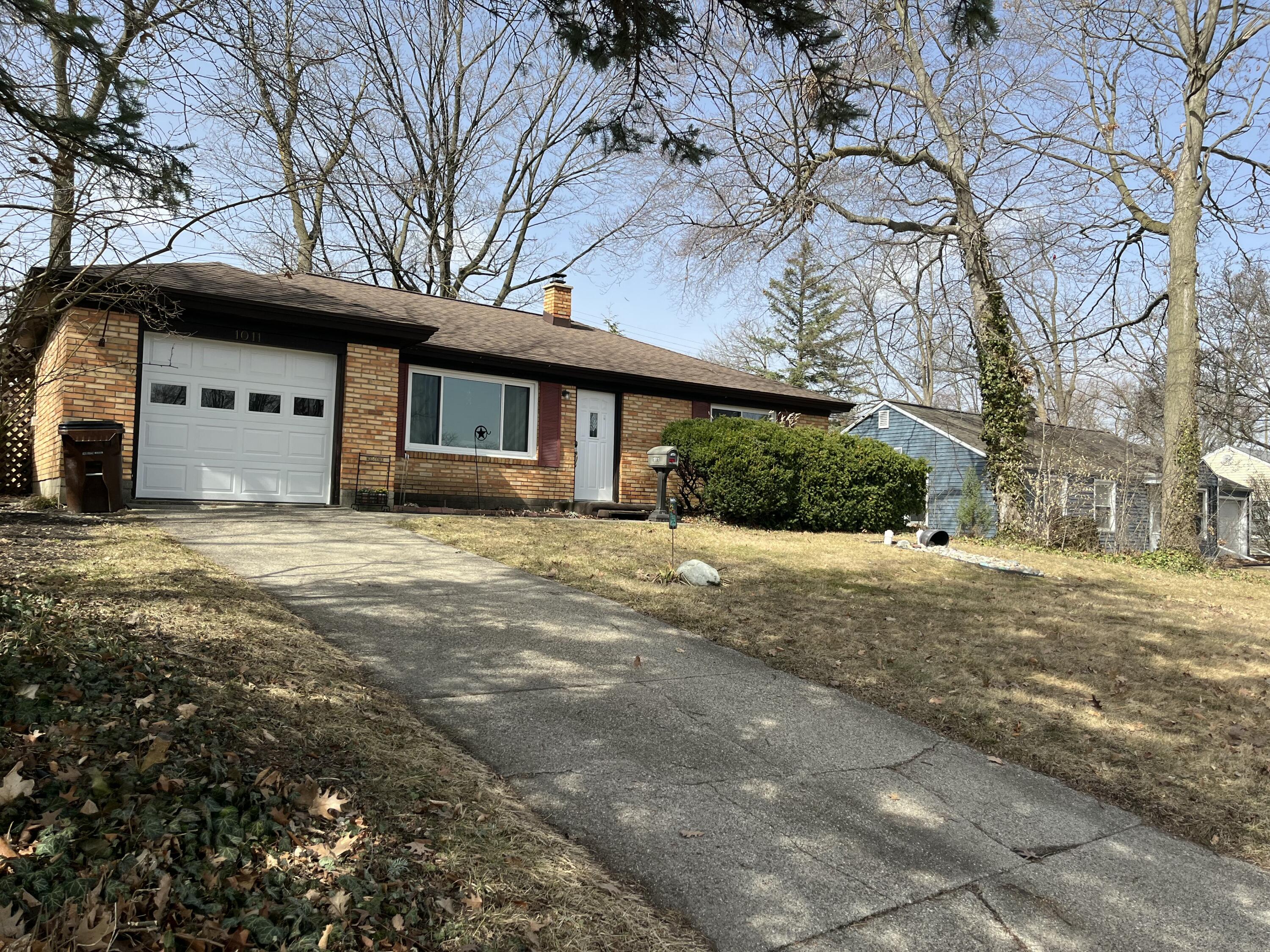 1011 Westfield Road Lansing, MI 48917 - Photo 17 of 35 Front