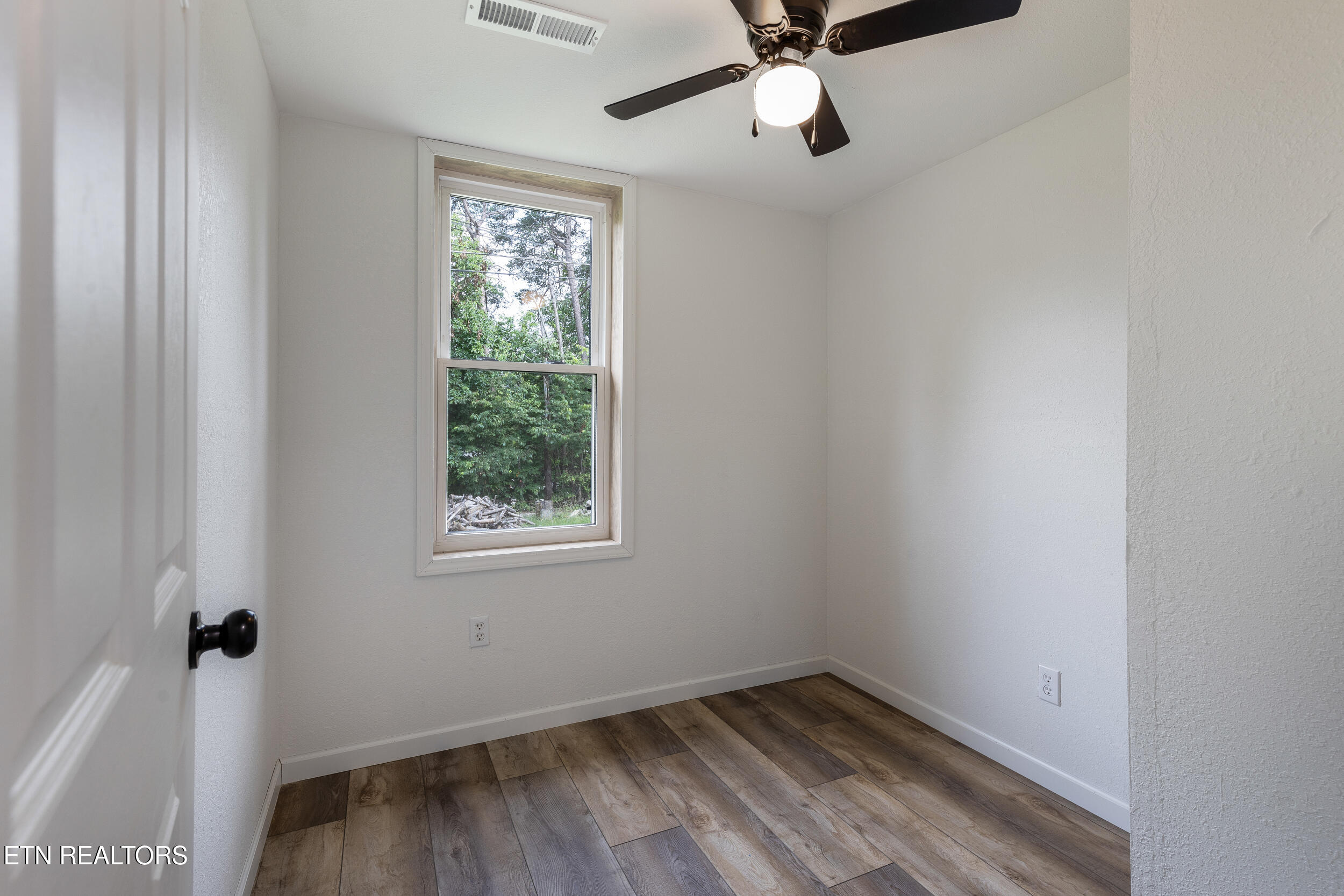 210 Conifer Road Winfield, TN 37892 - Photo 14 of 19 Bedroom 2