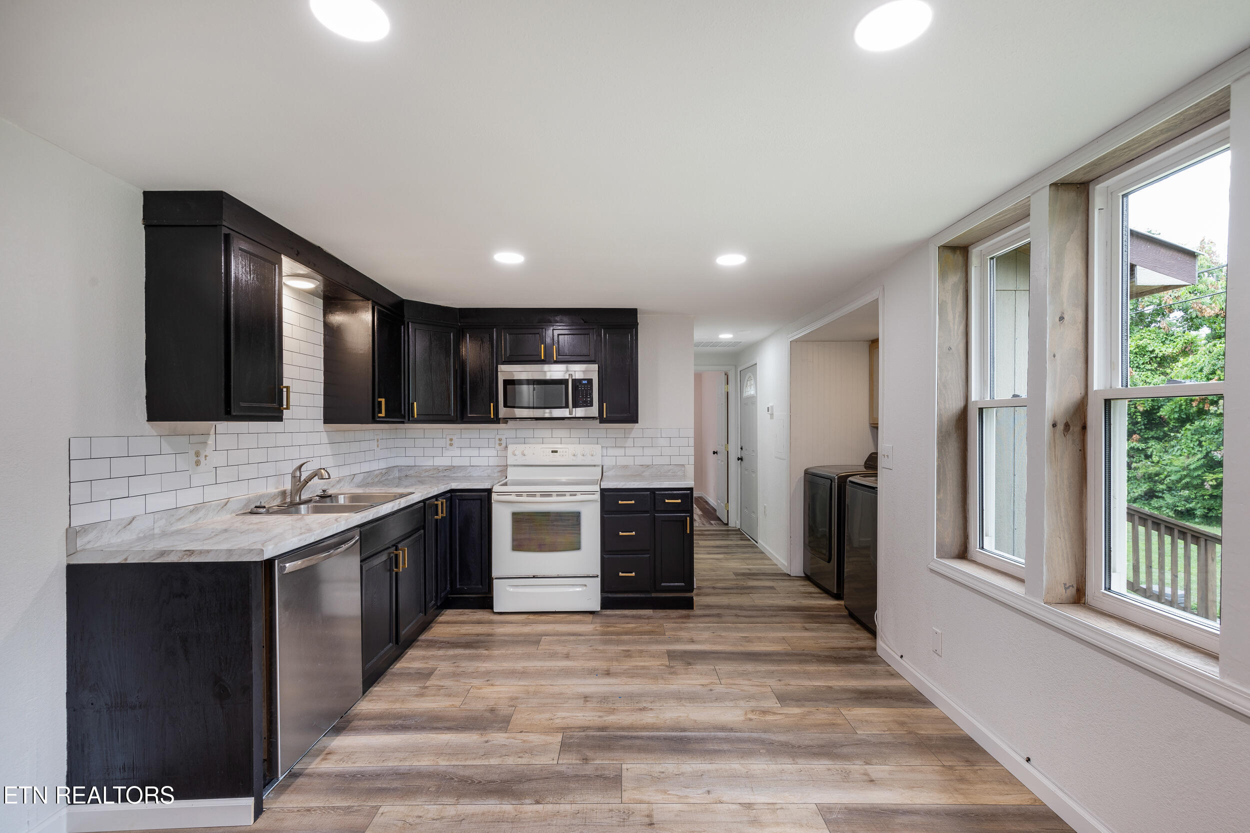 210 Conifer Road Winfield, TN 37892 - Photo 7 of 19 Kitchen