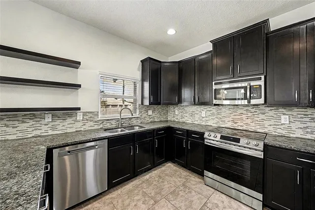 $799,999 | 6417 Key Island Boulevard, Apollo Beach, FL 33572