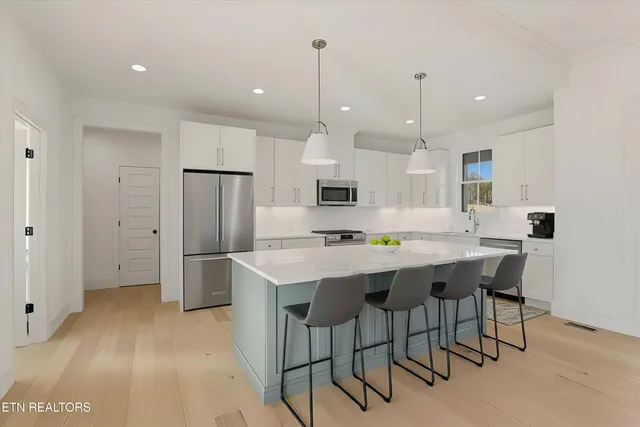 $699,900 | 4619 Alan Springs Lane, Knoxville, TN 37938