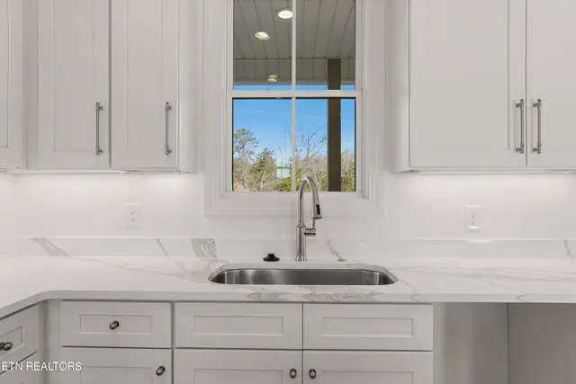 $699,900 | 4619 Alan Springs Lane, Knoxville, TN 37938