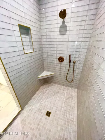 $699,900 | 4619 Alan Springs Lane, Knoxville, TN 37938