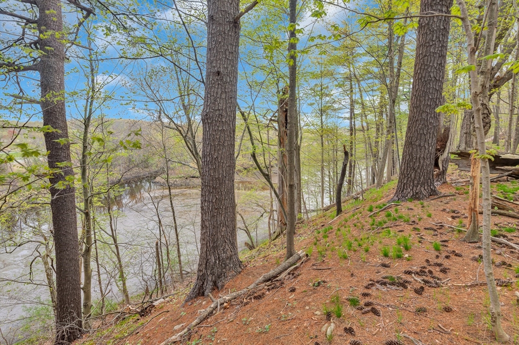 382 Main Street Amesbury, MA 01913 - Photo 11 of 42