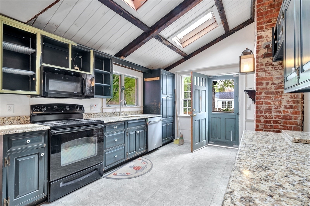 382 Main Street Amesbury, MA 01913 - Photo 25 of 42