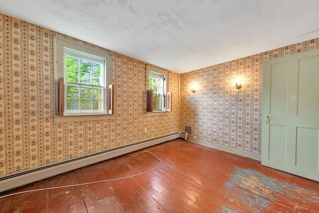 382 Main Street Amesbury, MA 01913 - Photo 33 of 42