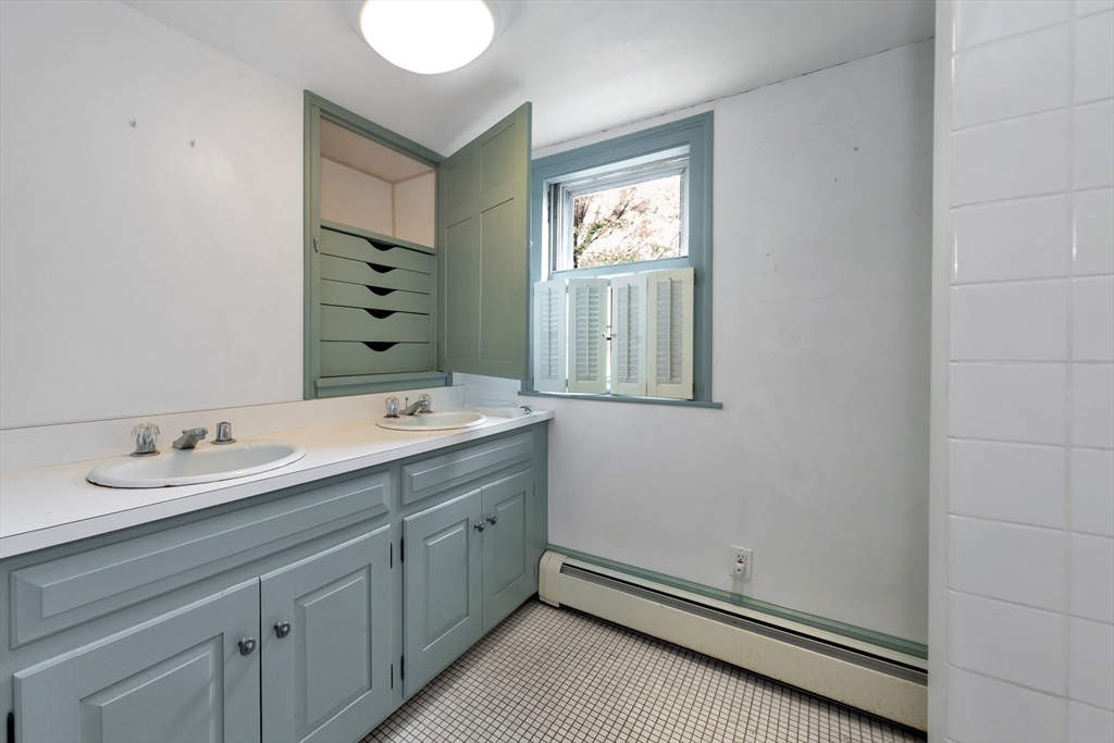 382 Main Street Amesbury, MA 01913 - Photo 34 of 42