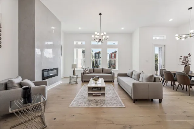 $399,000 | 2122 Oatfield Drive, Houston, TX 77018