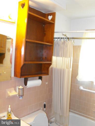 6605 Randolph Road Morningside, MD 20746 - Photo 13 of 30 Main floor bathroom