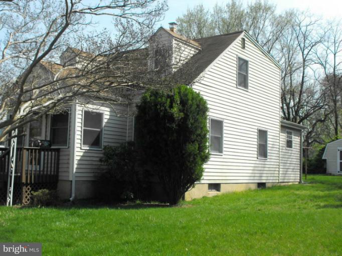 6605 Randolph Road Morningside, MD 20746 - Photo 15 of 30 Side view of exterior