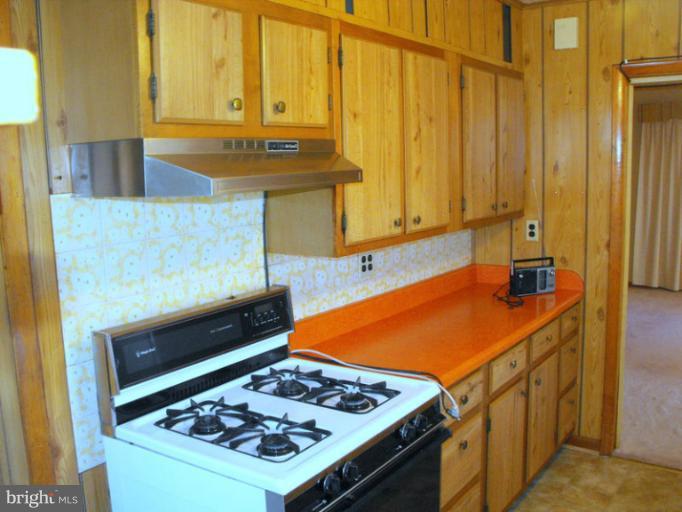 6605 Randolph Road Morningside, MD 20746 - Photo 26 of 30 Kitchen