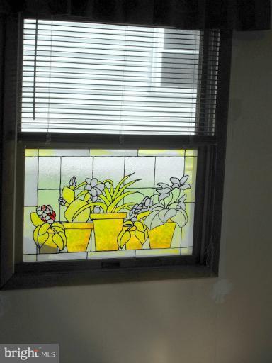 6605 Randolph Road Morningside, MD 20746 - Photo 30 of 30 Stained glass in Dining room