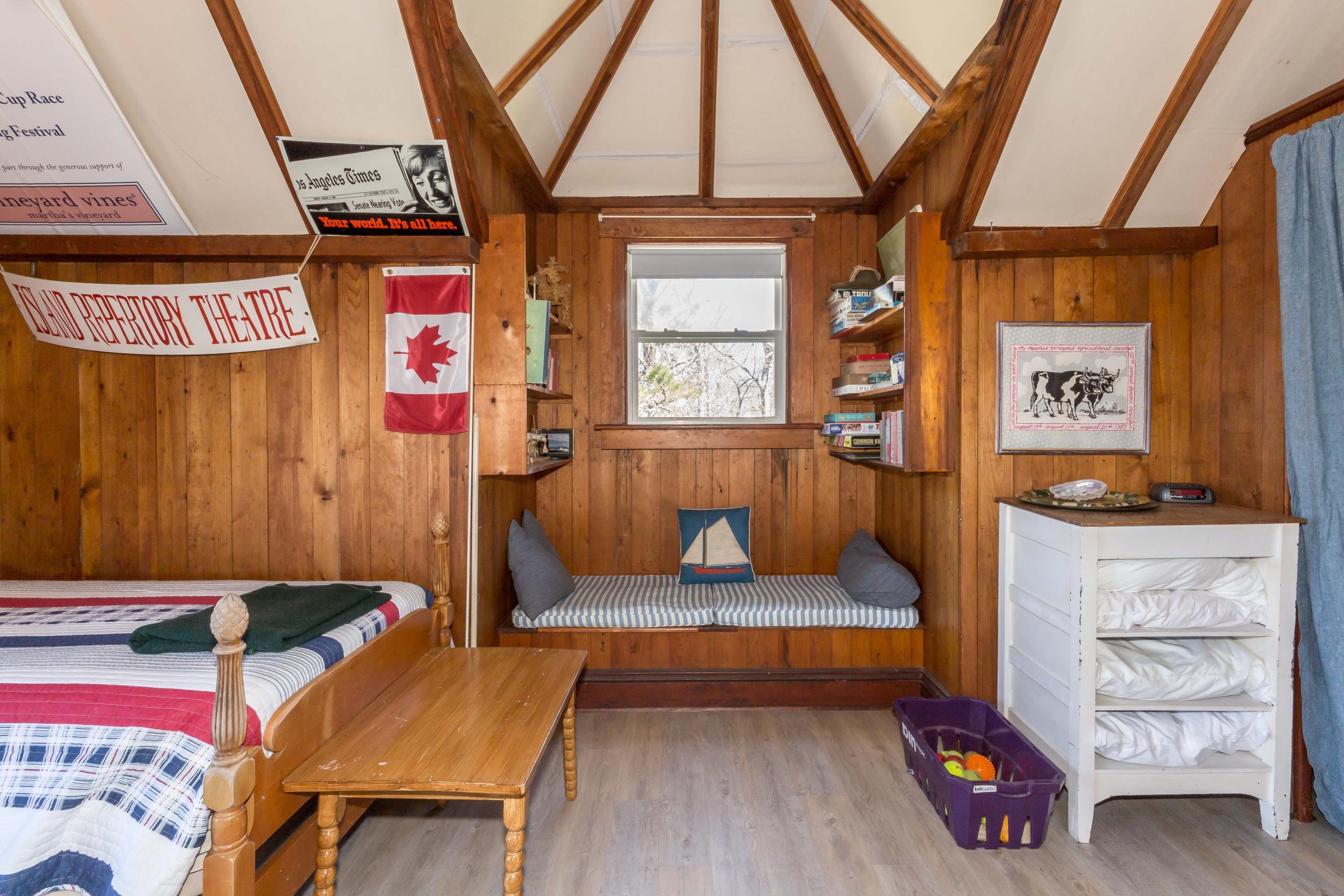139 Hines Point Road Vineyard Haven, MA 02568 - Photo 19 of 30 Reading nook.