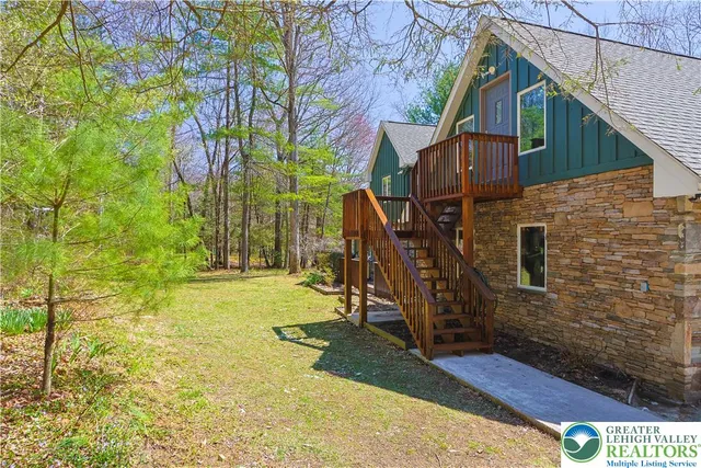 $1,349,999 | 376 H T Y Road, Kunkletown, PA 18058