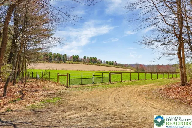 $1,349,999 | 376 H T Y Road, Kunkletown, PA 18058