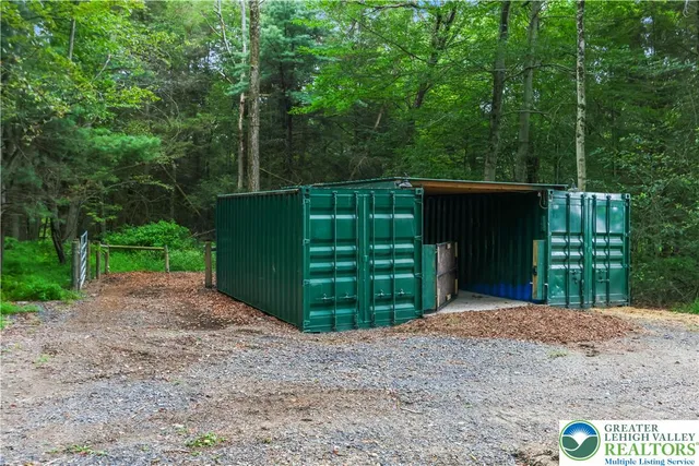 $1,349,999 | 376 H T Y Road, Kunkletown, PA 18058