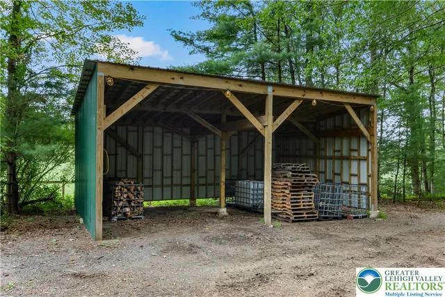 $1,349,999 | 376 H T Y Road, Kunkletown, PA 18058