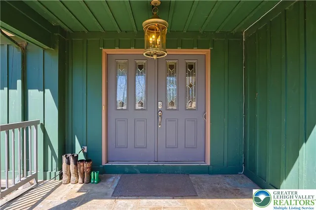 $1,349,999 | 376 H T Y Road, Kunkletown, PA 18058