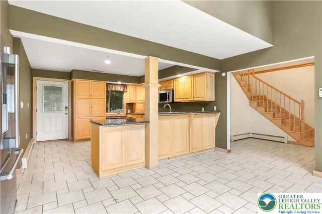 $1,349,999 | 376 H T Y Road, Kunkletown, PA 18058