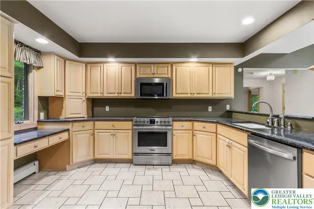 $1,349,999 | 376 H T Y Road, Kunkletown, PA 18058