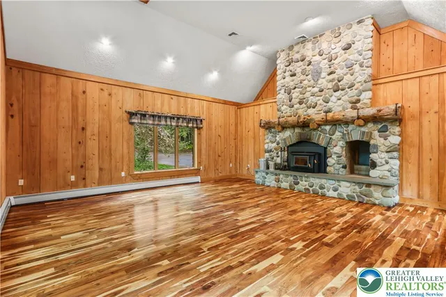 $1,349,999 | 376 H T Y Road, Kunkletown, PA 18058