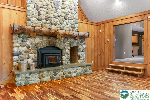 $1,299,999 | 376 H T Y Road, Kunkletown, PA 18058