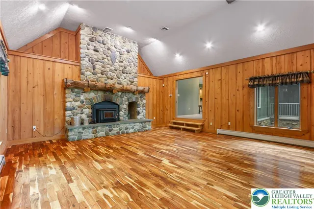 $1,349,999 | 376 H T Y Road, Kunkletown, PA 18058