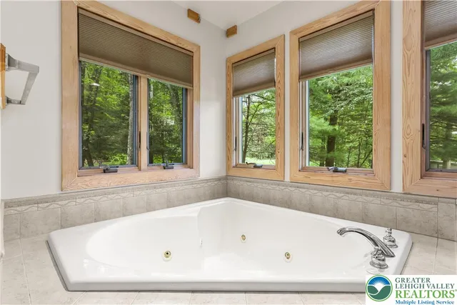 $1,349,999 | 376 H T Y Road, Kunkletown, PA 18058