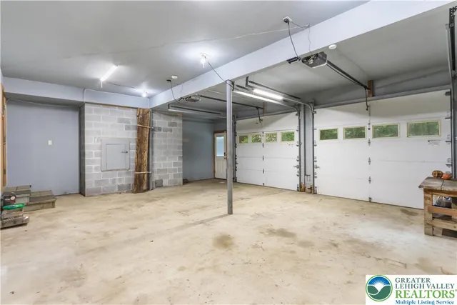 $1,349,999 | 376 H T Y Road, Kunkletown, PA 18058