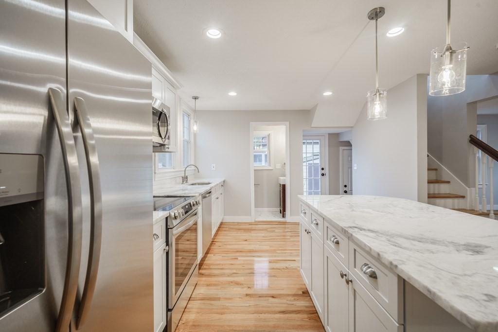 247 Trafton Road Springfield, MA 01108 - Photo 1 of 31 Gallery Image 1