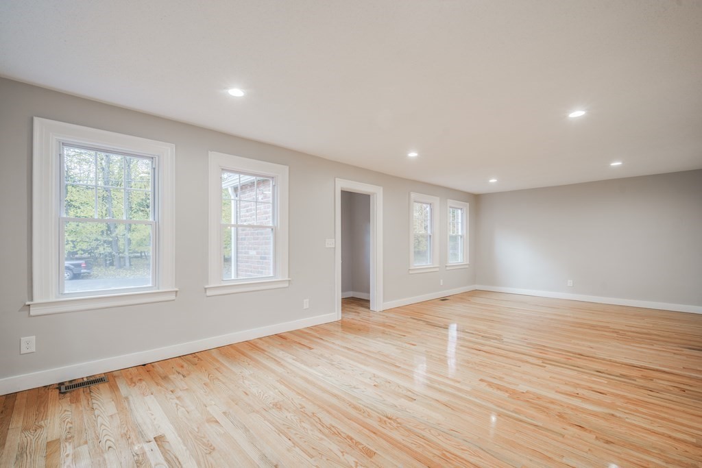 247 Trafton Road Springfield, MA 01108 - Photo 10 of 31 Gallery Image 10
