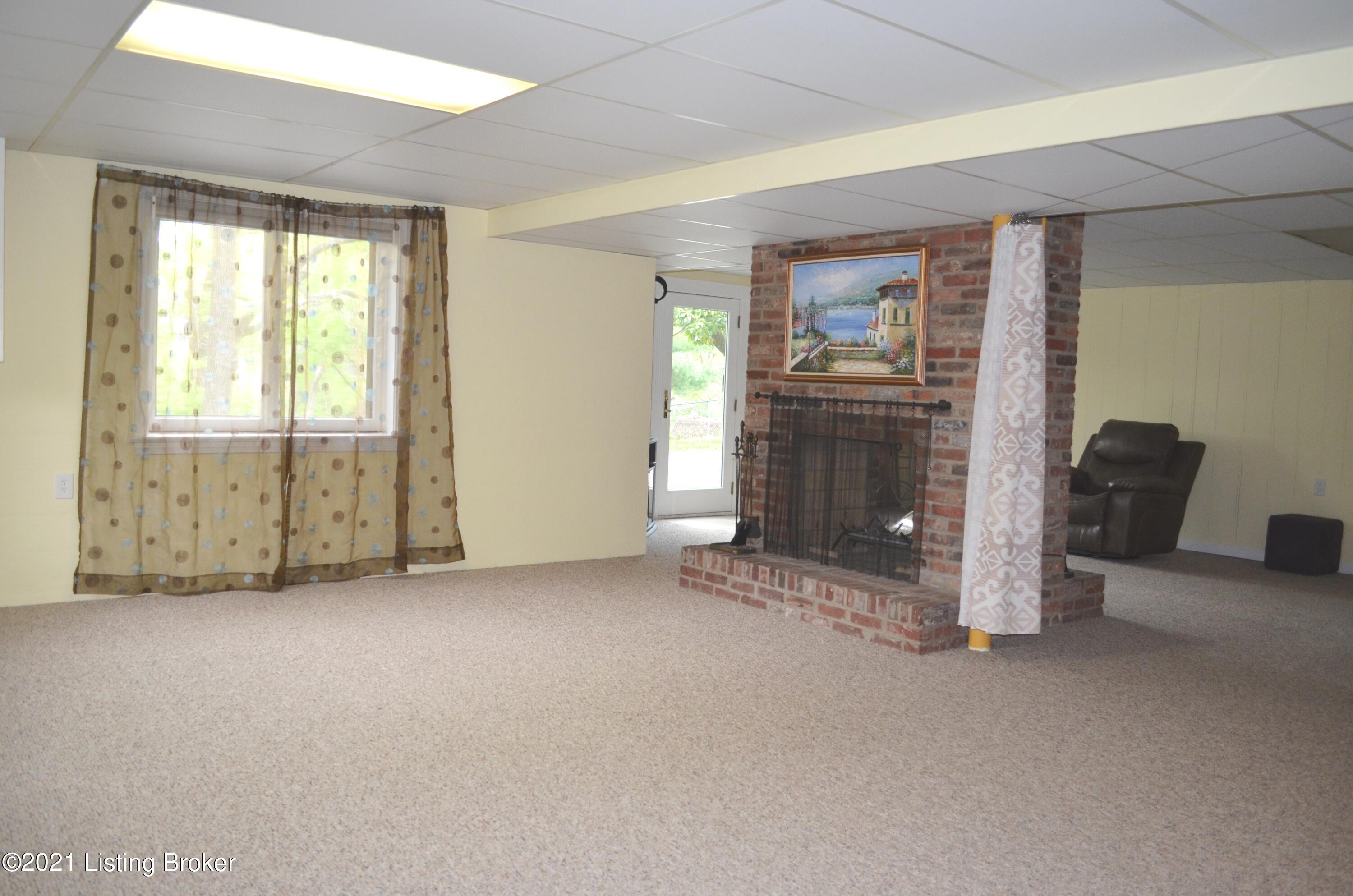 7807 Circle Crest Road Louisville, KY 40241 - Photo 18 of 22 16 family room