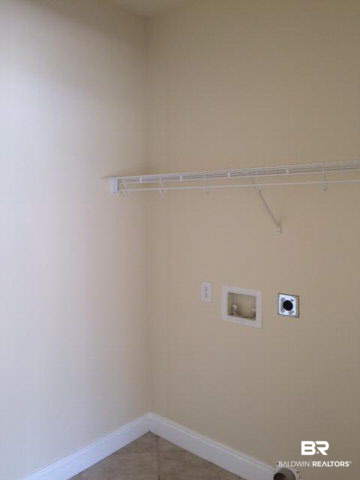 121 Mark Twain Loop Foley, AL 36535 - Photo 26 of 40 Laundry Room